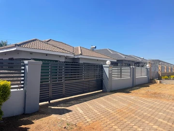Modern & Spacious Home in Madokero Estates!