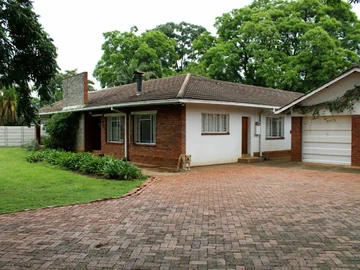 Immaculate Home In Broadlands, Mount Pleasant
