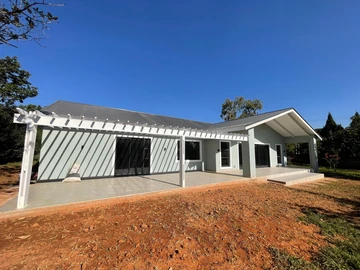 Newly Renovated Home In Mandara to Modern Taste!