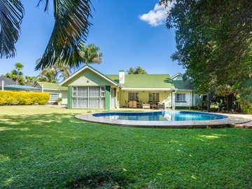 Stunning Alexander Park House with Extensive Features!